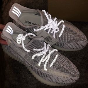 BRAND NEW Yeezy Boost 350 v2 Static
